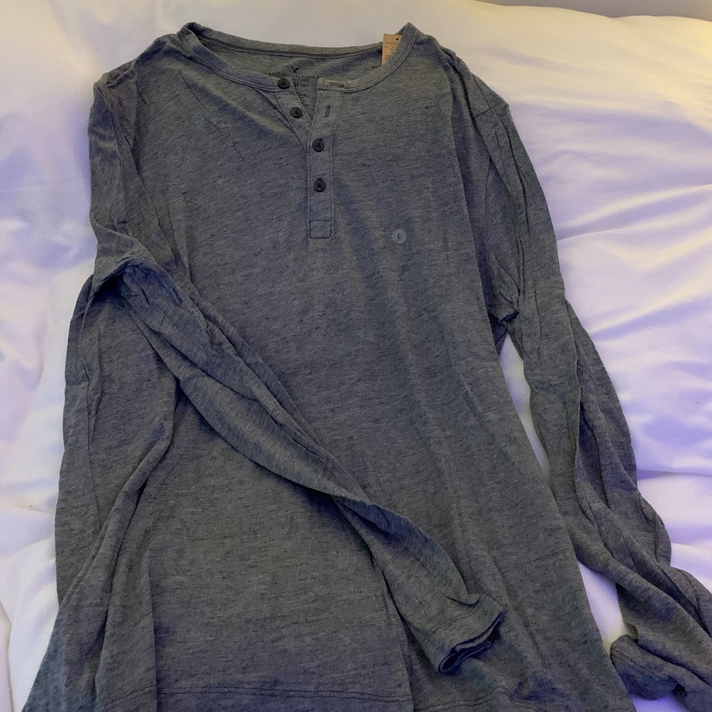 men’s grey long sleeve